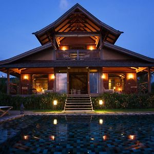 Three-Bedroom Bungalow Private Pool